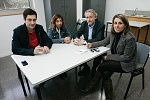 Reuni� de l'AVV de Gav� Mar amb el Diputat del PPC al Congr�s dels Diputats, Antonio Gallego i amb representats del PPC de Gav� (Josep Llobet i Anna Benavides)